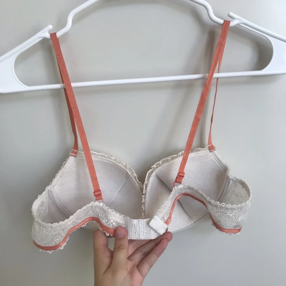 Nina Ricci white vintage lace padded bra💕 - Picture 3 of 5